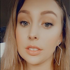 Meet your Posher, Mandy